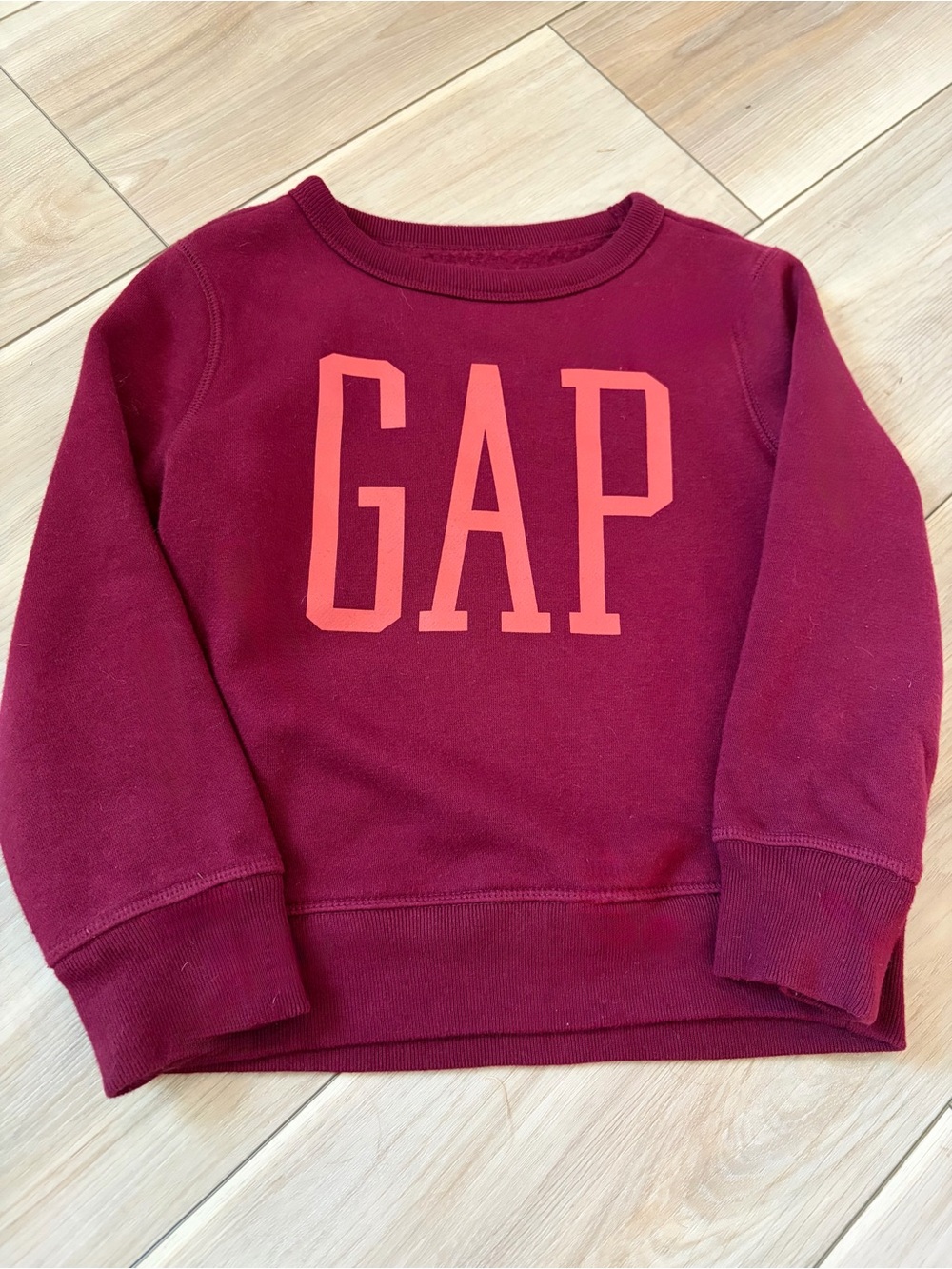 GAP Kids Boys Burgundy Logo Crewneck Sweatshirt XS 4-5